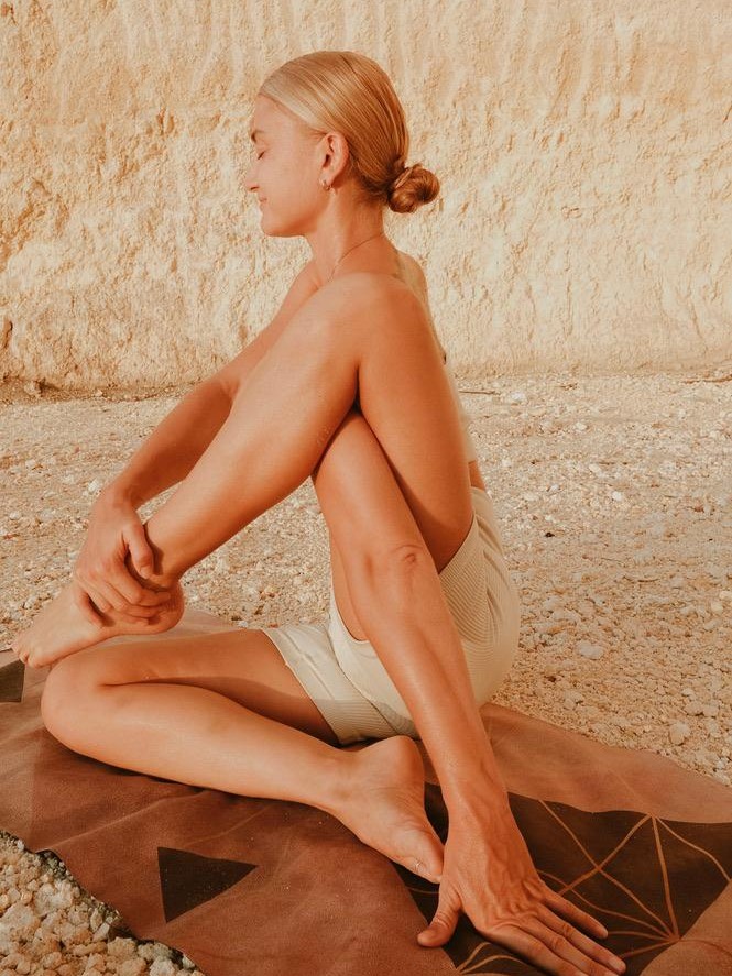 Практика йоги в YOUR ENERGY space